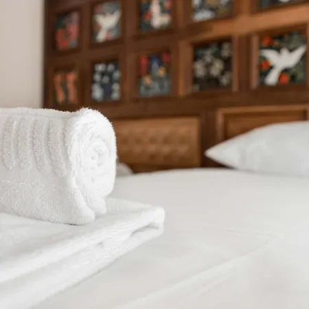 Sant Jordi Hostel *