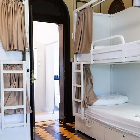 Sant Jordi Hostel