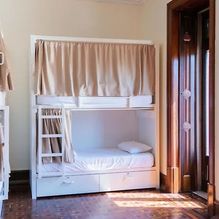 Sant Jordi Hostel