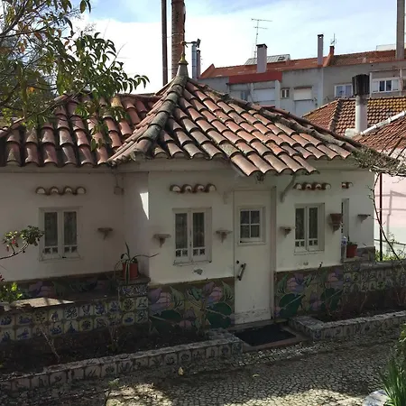 Sant Jordi Hostel *