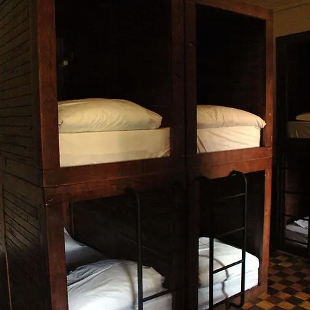Hostel Sant Jordi *