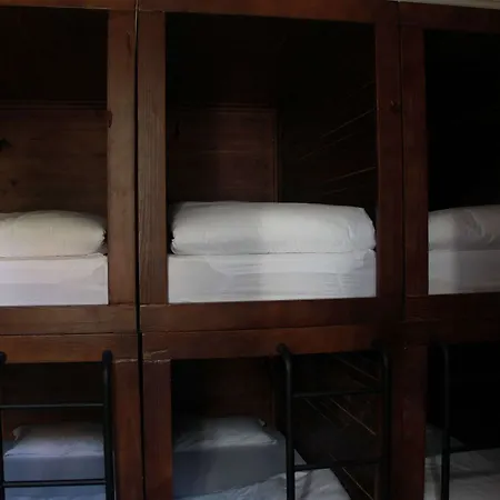 Sant Jordi אכסניה *